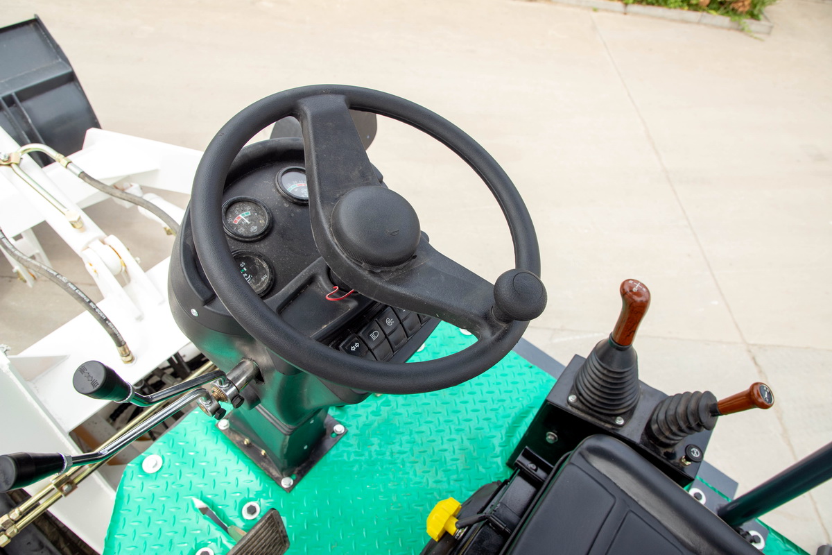 HW08-12挖掘裝載機