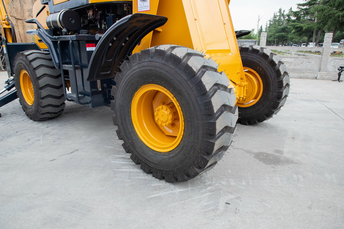 HW10-20挖掘裝載機