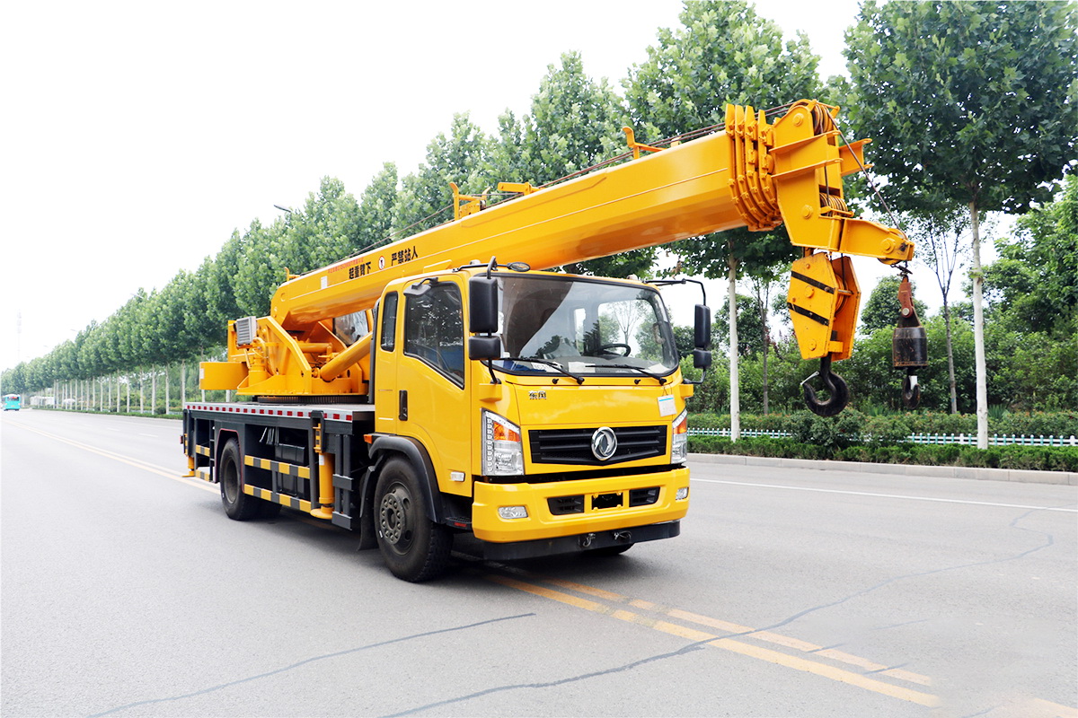 HWDFXC16T東風(fēng)4200汽車吊