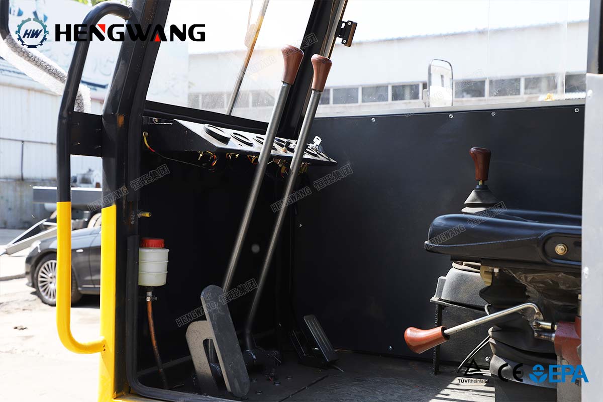 HW10000L履帶運(yùn)輸車