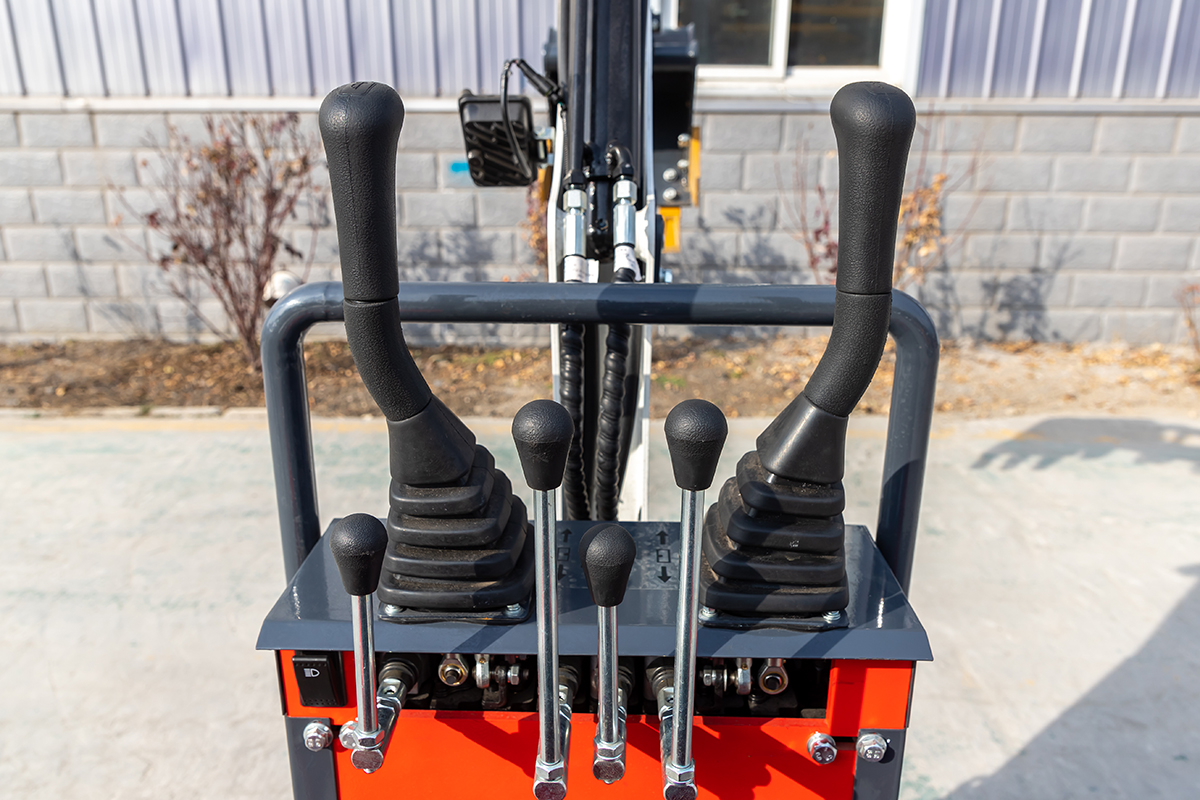 HW-08小型挖掘機(jī)