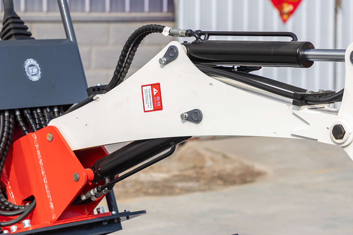 HW-08小型挖掘機(jī)