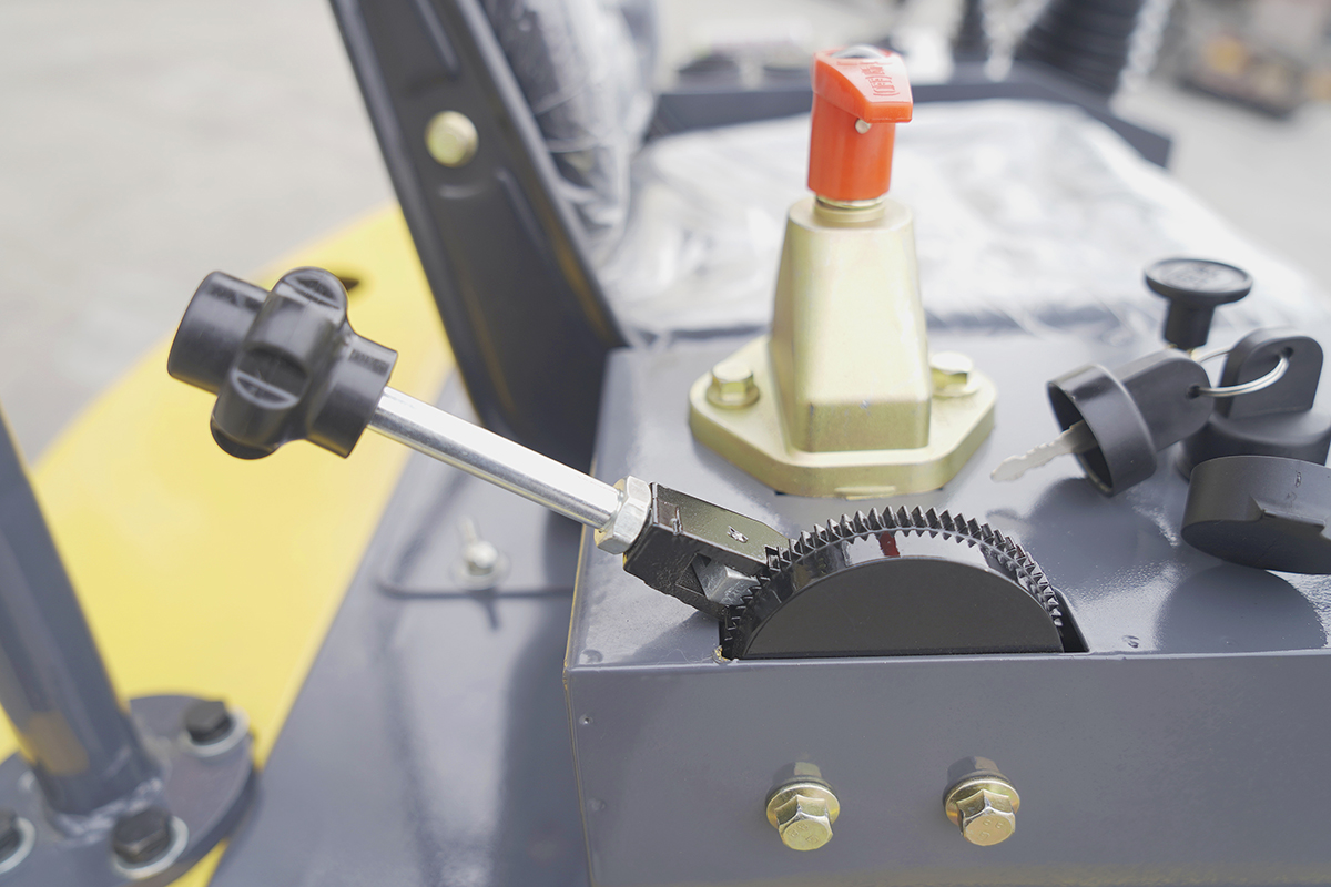 HW-16小型挖掘機