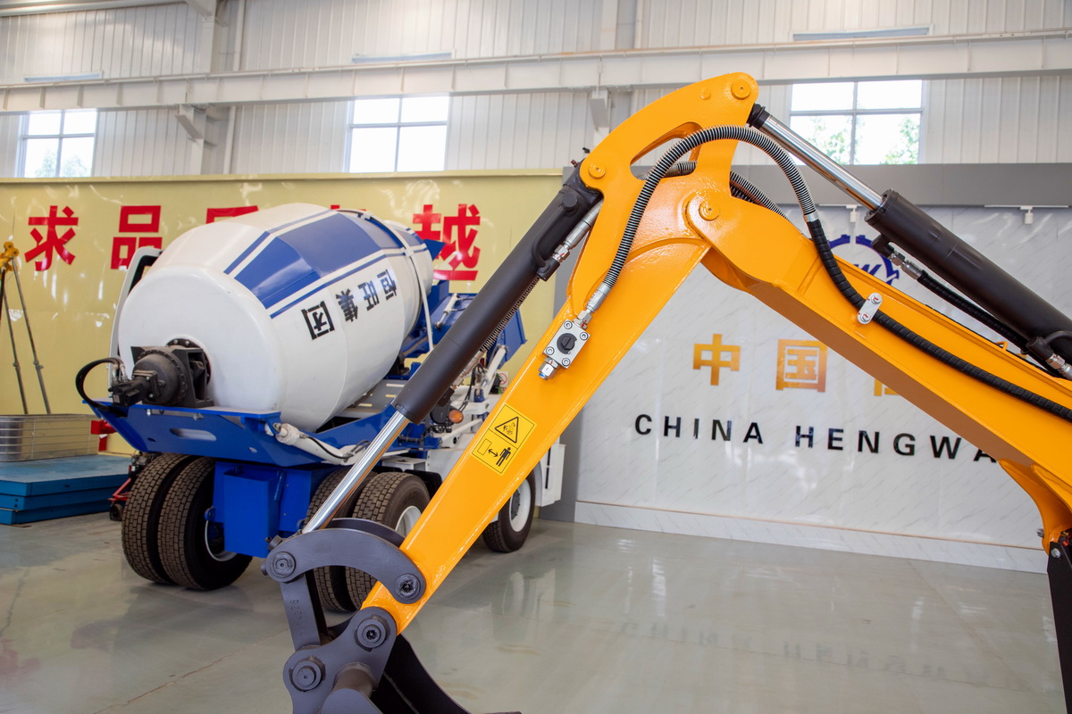 HW-18風暴二號小型挖掘機