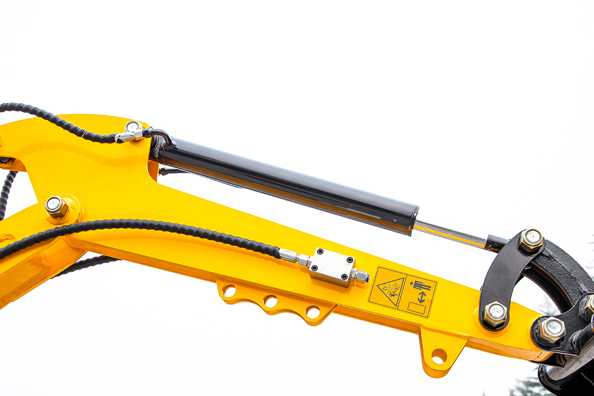 HW-18W小型挖掘機(jī)