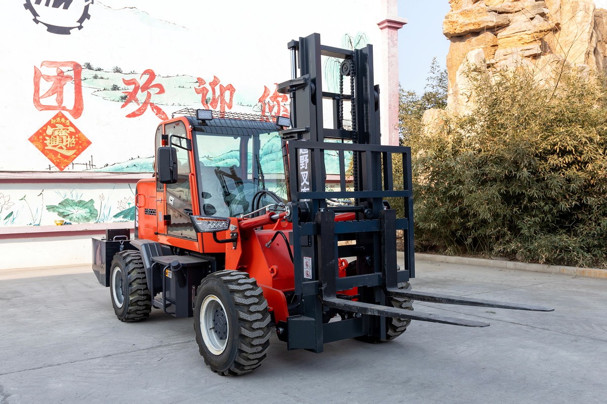 HWC-30D燃油叉車(chē)