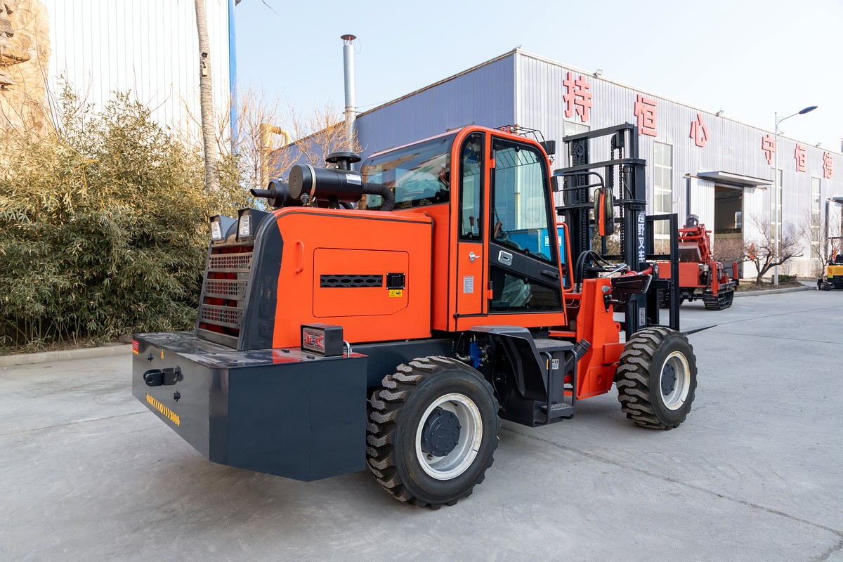 HWC-30D燃油叉車(chē)