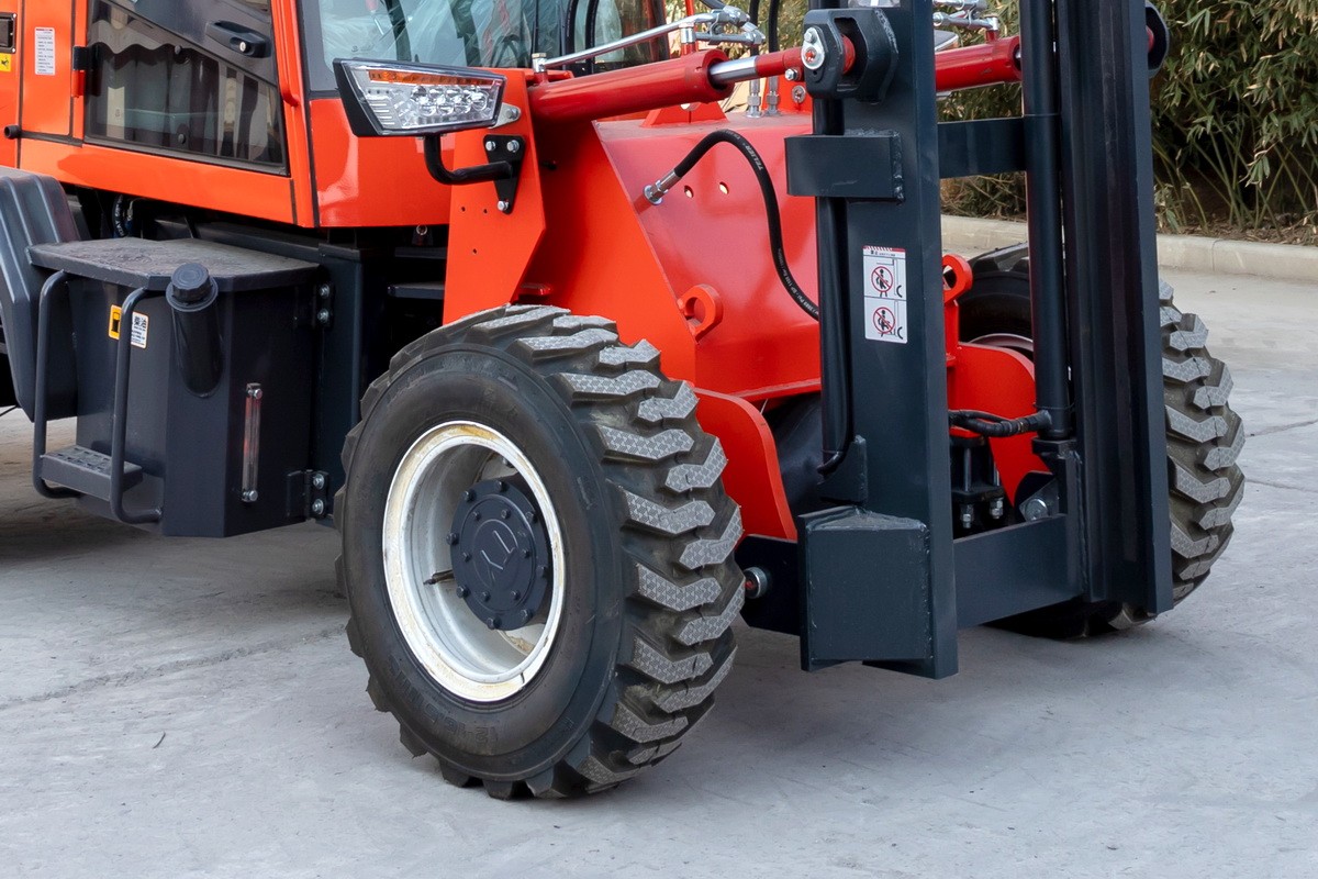 HWC-30D燃油叉車(chē)