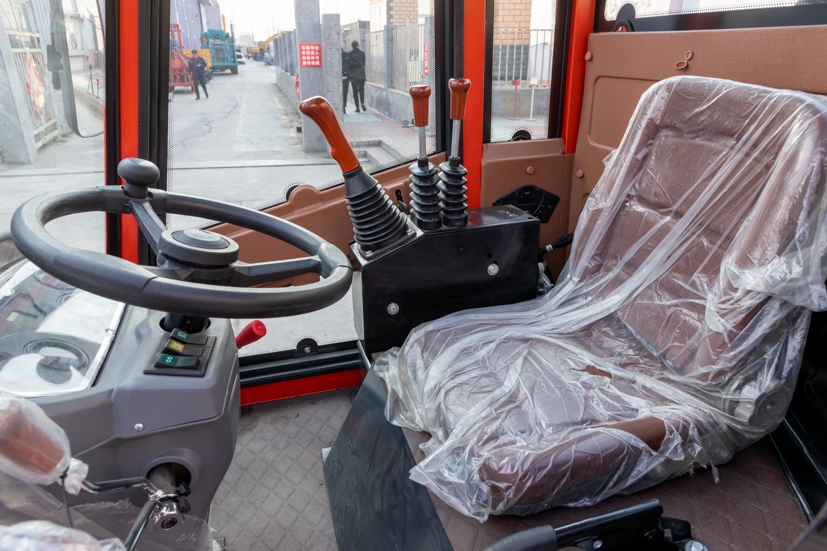 HWC-30D燃油叉車(chē)