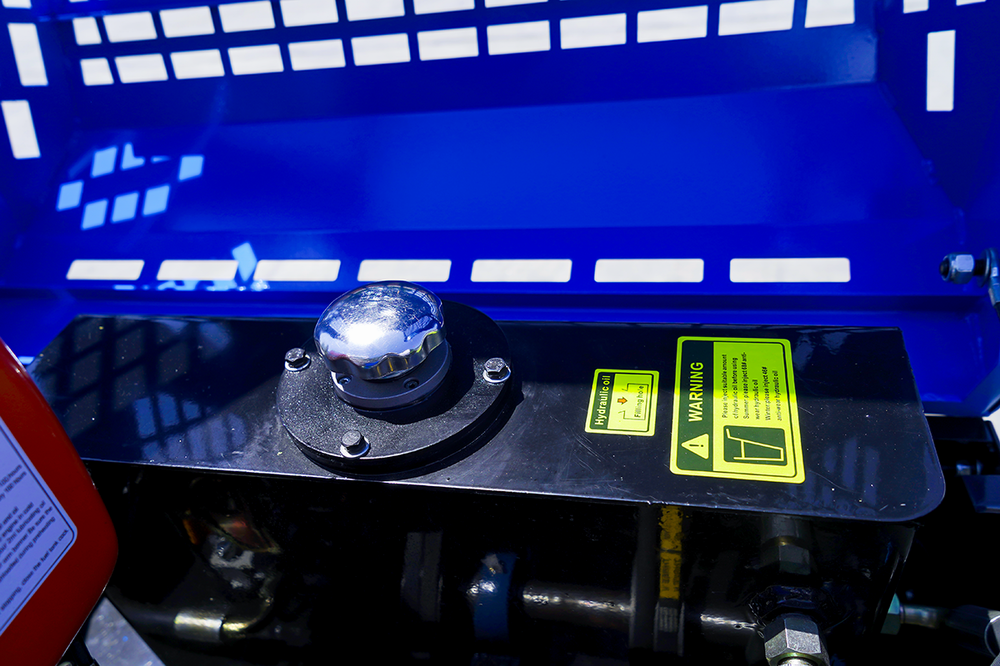 HW-1T座駕式壓路機(jī)