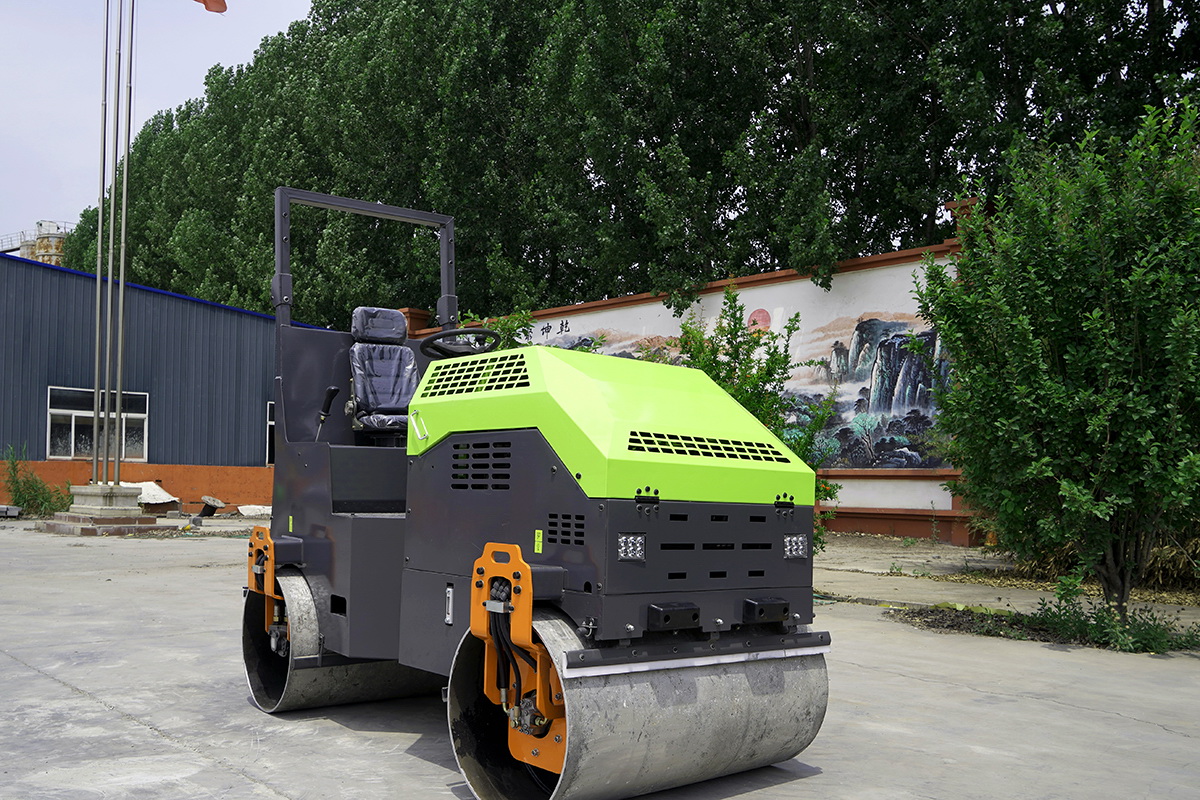 HW-3T座駕式壓路機