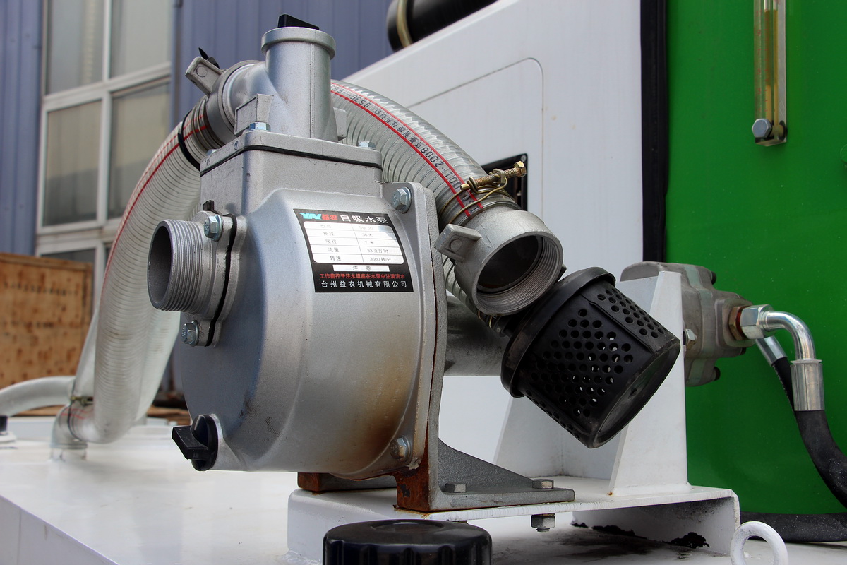 HWJB120自上料攪拌車