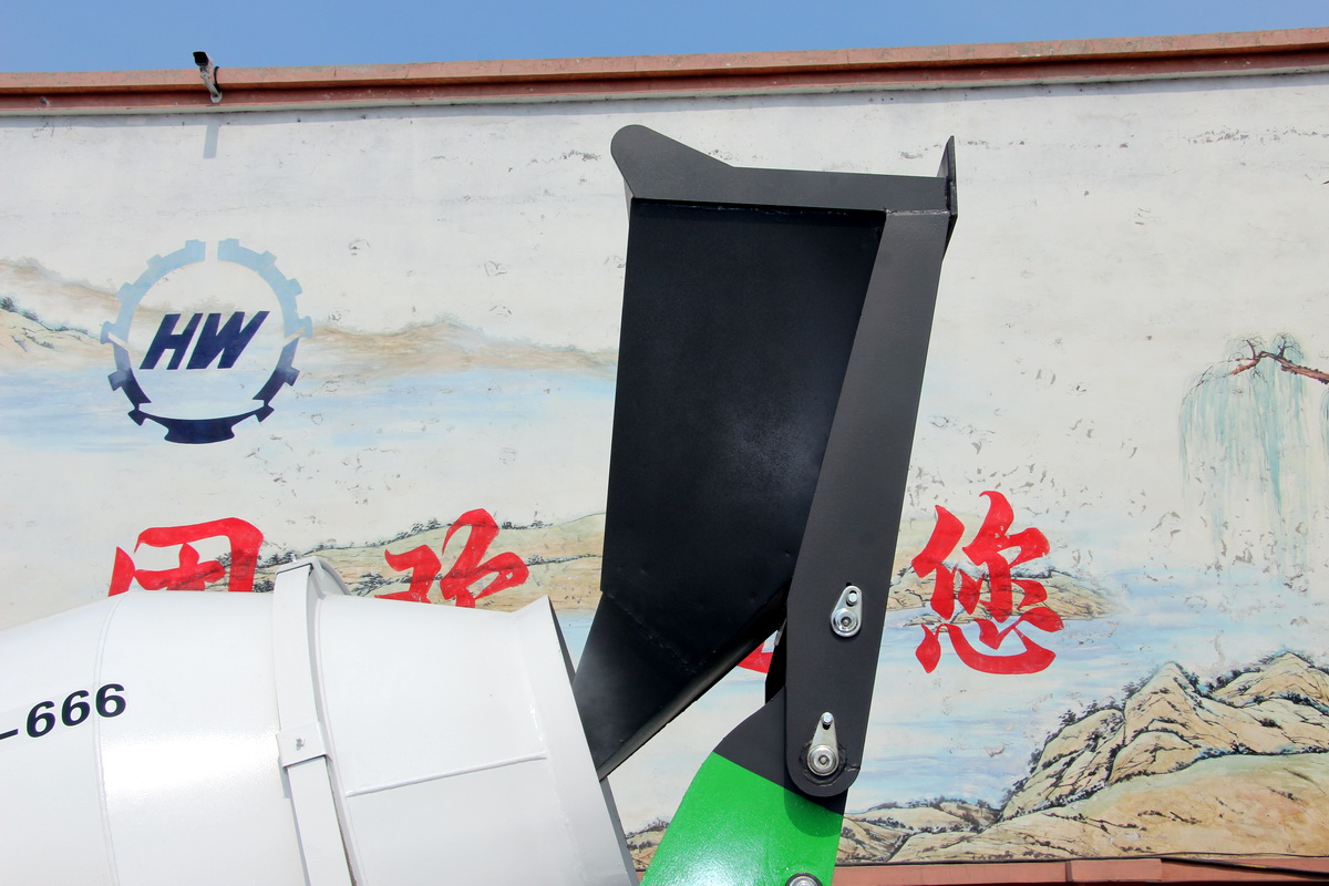 HWJB120自上料攪拌車