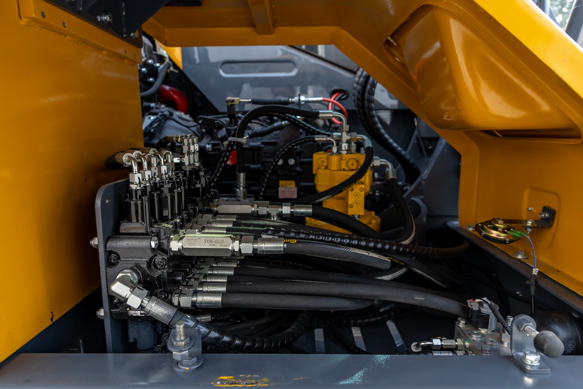 HWL-80輪式挖掘機(jī)